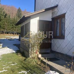 Gorski kotar, Mrkopalj, samostojeća kuća, velika okućnica