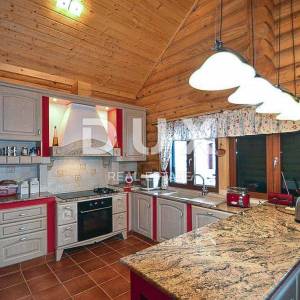 GORSKI KOTAR, RAVNA GORA - Predivna kuća za odmor, na osami s 5.474m2 ograđenog zemljišta