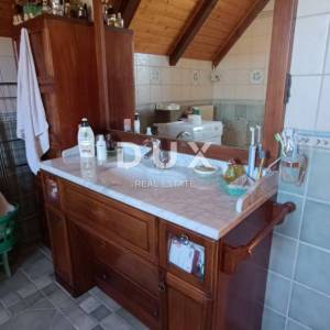 GORSKI KOTAR, STARI LAZ, samostojeća kuća s velikom okućnicom