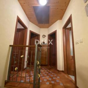 GORSKI KOTAR, STARI LAZ - samostojeća kuća + 2.006 m2 dvorišta! PRILIKA!