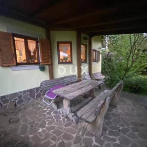 GORSKI KOTAR, STARI LAZ - samostojeća kuća + 2.006 m2 dvorišta! PRILIKA!
