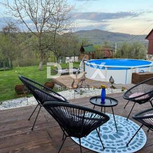 GORSKI KOTAR, VRBOVSKO - Adaptirana drvena kuća + 7500 m2 okućnice