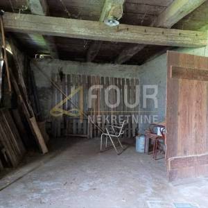 Gorski kotar, Vrbovsko, kuća 200m2 s velikom okućnicom