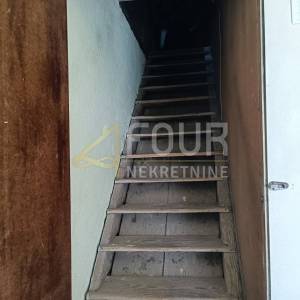 Gorski kotar, Vrbovsko, kuća 200m2 s velikom okućnicom