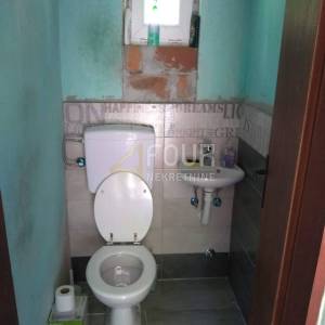 Gorski kotar, Vrbovsko - okolica, mala kuća s prostranom okućnicom