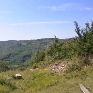 Gračišće zemljište za gradnju vila! na zemljištu stara mala crkva!