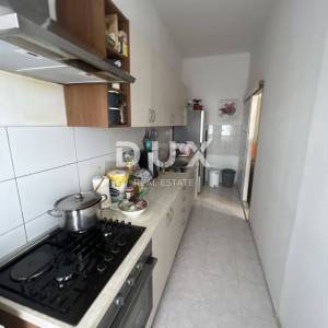 GRAD KASTAV - lijepa etaža zgrade u centru grada Kastva