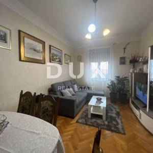 GRAD KASTAV - lijepa etaža zgrade u centru grada Kastva