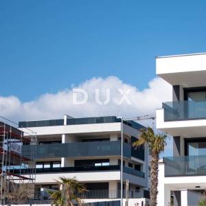 Grad Krk - Dvoetažni luksuzni apartman s krovnom terasom i bazenom