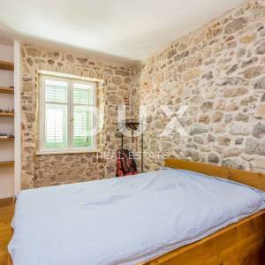 GRAD KRK - Luksuzna kuća s vrtom i pogledom na more