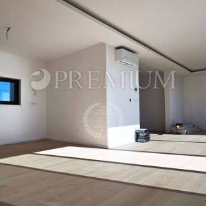 Grad Krk, luksuzni penthouse s panoramskim pogledom na more!