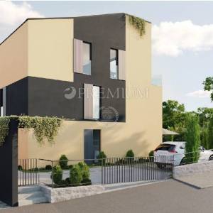 Grad Krk, novogradnja-apartman u prizemlju s okućnicom!