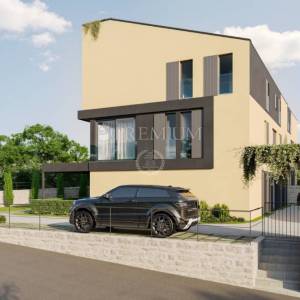Grad Krk, novogradnja-apartman u prizemlju s okućnicom!