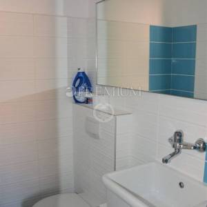 Grad Krk, prodaja apartmana na odličnoj lokaciji sa prekrasnim pogledom na more!