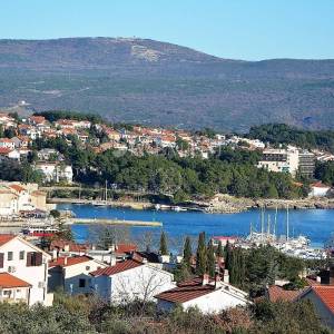 Grad Krk, prodaja apartmana na odličnoj lokaciji sa prekrasnim pogledom na more!