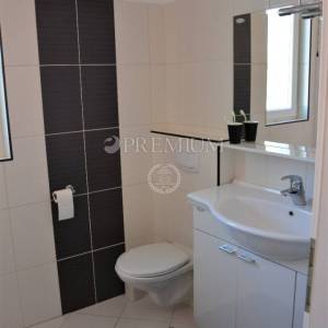 Grad Krk, prodaja apartmana na odličnoj lokaciji sa prekrasnim pogledom na more!