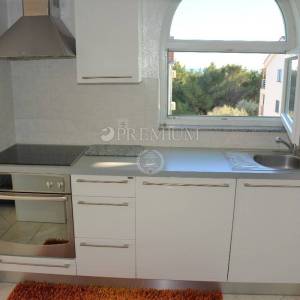 Grad Krk, prodaja apartmana na odličnoj lokaciji sa prekrasnim pogledom na more!
