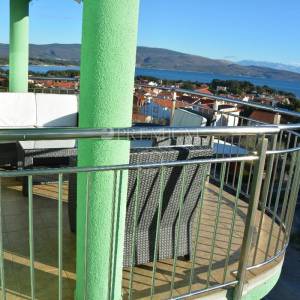 Grad Krk, prodaja apartmana na odličnoj lokaciji sa prekrasnim pogledom na more!