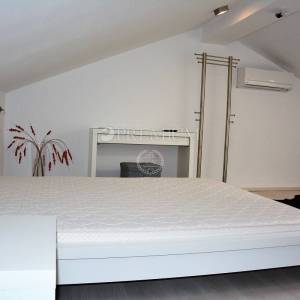 Grad Krk, prodaja apartmana na odličnoj lokaciji sa prekrasnim pogledom na more!