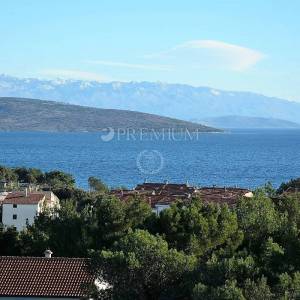 Grad Krk, prodaja apartmana na odličnoj lokaciji sa prekrasnim pogledom na more!