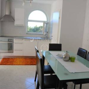 Grad Krk, prodaja apartmana na odličnoj lokaciji sa prekrasnim pogledom na more!