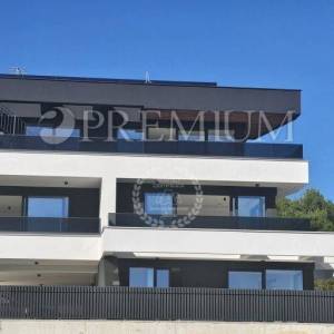 Grad Krk, prodaja, impozantan apartman na prvom katu!