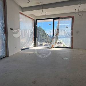 Grad Krk, prodaja luksuznog apartmana u prizemlju!