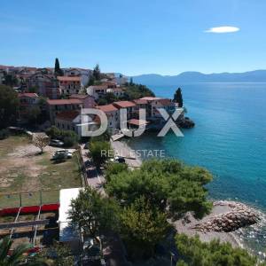 GRADAC, PODACA - zemljište 1.red do mora 