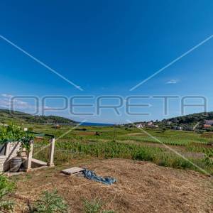 Građevinsko i poljoprivredno zemljište na Lumbardi, 551 m2