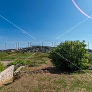 Građevinsko i poljoprivredno zemljište na Lumbardi, 551 m2