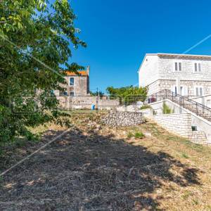 Građevinsko i poljoprivredno zemljište na Lumbardi, 551 m2