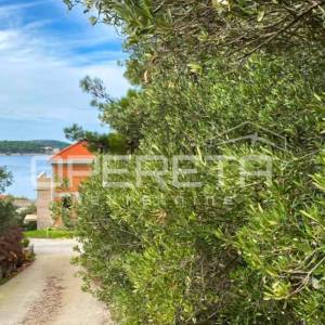 Građevinsko zemljište 120 m od mora, Zatoglav – 312 m2