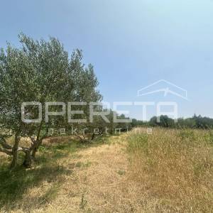 Građevinsko zemljište 3.500 m² u Trogiru, industrijska zona