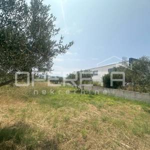 Građevinsko zemljište 3.500 m² u Trogiru, industrijska zona