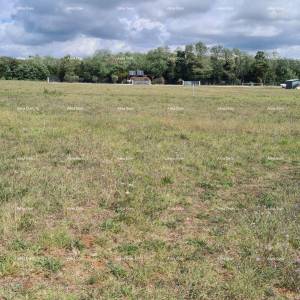 Građevinsko zemljište 633 m² , Loborika!