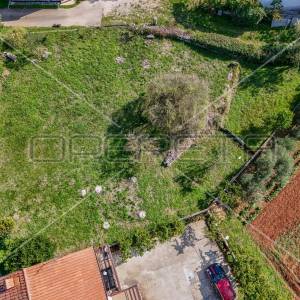 Građevinsko zemljište 715 m2, idealno za izgradnju, smješteno u blizini Svetvinč