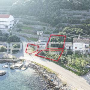 Građevinsko zemljište, 731m2, uz more u Knežama, otok Korčula – Izvrsna prilika 