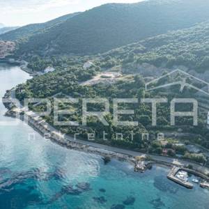 Građevinsko zemljište, 731m2, uz more u Knežama, otok Korčula – Izvrsna prilika 