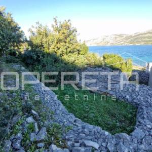 Građevinsko zemljište, 731m2, uz more u Knežama, otok Korčula – Izvrsna prilika 