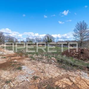 Građevinsko zemljište 796m2 Kanfanar pogled more