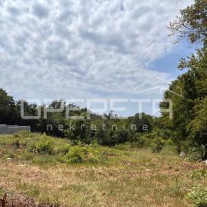 Građevinsko zemljište – Juršići, Istra (1340 m²)