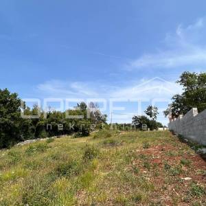 Građevinsko zemljište – Juršići, Istra (1340 m²)