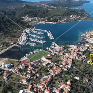 Građevinsko zemljište, M namjena,  250 m od mora, otok Ugljan, 766 m2
