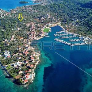 Građevinsko zemljište, M namjena,  250 m od mora, otok Ugljan, 766 m2