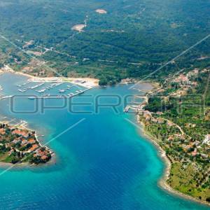 Građevinsko zemljište, M namjena,  250 m od mora, otok Ugljan, 766 m2
