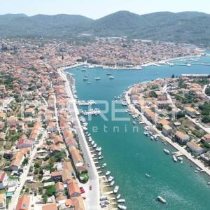 Građevinsko zemljište, neometan pogled na more i uvalu, mir i privatnost, 595 m2