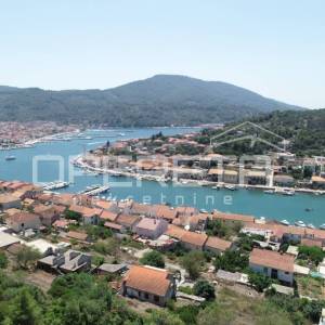 Građevinsko zemljište, neometan pogled na more i uvalu, mir i privatnost, 595 m2