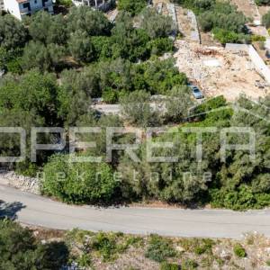 Građevinsko zemljište od 741 m² u mirnom dijelu Vele Luke