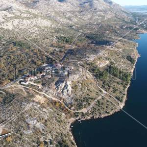 Građevinsko zemljište prvi red do mora, 10.624m2, Starigrad Paklenica 
