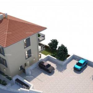 GRAĐEVINSKO ZEMLJIŠTE S DOZVOLOM ZA IZGRADNJU 6 LUKSUZNIH APARTMANA – KAŠTEL